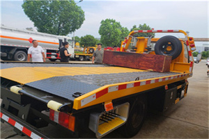 玉龙附近拖车电话号码服务